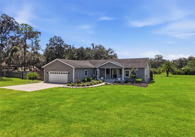 Photo 3 of Manufactured home for sale at 5335 Shakespeare Dr, Dover, FL 33527 | MLS# TB8537312 | Listing updated on 2026-09-22