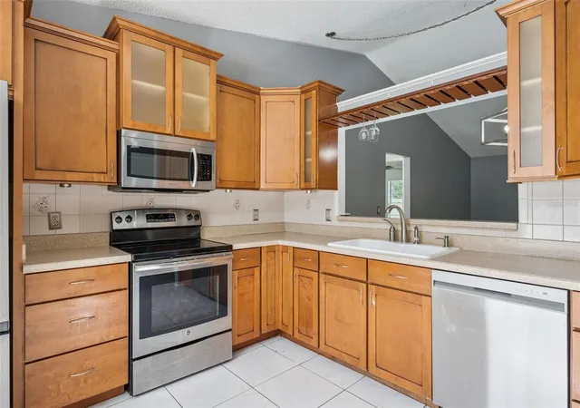 Photo 2 of Single family home for sale at 2136 Opal Dr, Orlando, FL 32822 | MLS# O6432320 | Listing updated on 2026-10-23