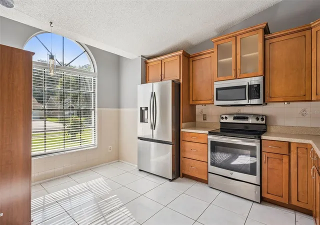 Photo 3 of Single family home for sale at 2136 Opal Dr, Orlando, FL 32822 | MLS# O6432320 | Listing updated on 2026-10-23