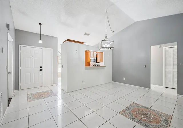 Photo 4 of Single family home for sale at 2136 Opal Dr, Orlando, FL 32822 | MLS# O6432320 | Listing updated on 2026-10-23