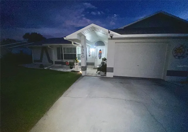 Photo 3 of Multi family home for sale at 4340 Vantage Cir, Sebring, FL 33872 | MLS# L4964186 | Listing updated on 2026-09-18