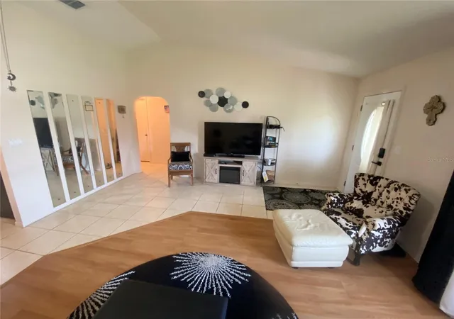 Listing Photo 5 - Condo for sale in building located at 4340 Vantage Cir, SEBRING, FL 33872