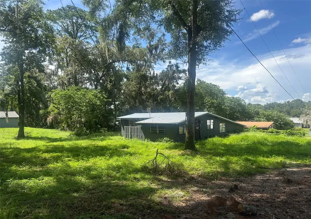 Photo 3 of Sale Pending at 1610 Ne 14th Avenue, Ocala, FL 34470 | MLS# OM730143 | Listing updated on 2026-09-09
