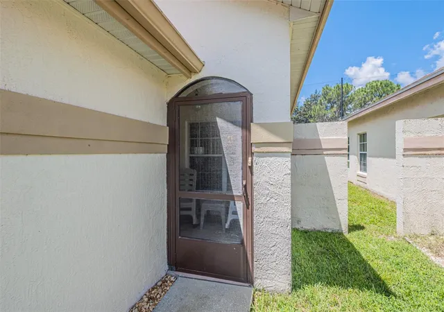 Photo 4 of Single family home for sale at 11624 Peach Grv Ln, Orlando, FL 32821 | MLS# O6432704 | Listing updated on 2026-09-28