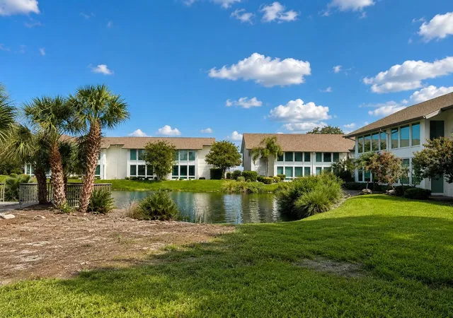 Photo 3 of Condo for sale at 1141 W Peppertree Dr #1141, Sarasota, FL 34242 | MLS# A4702733 | Listing updated on 2026-09-16