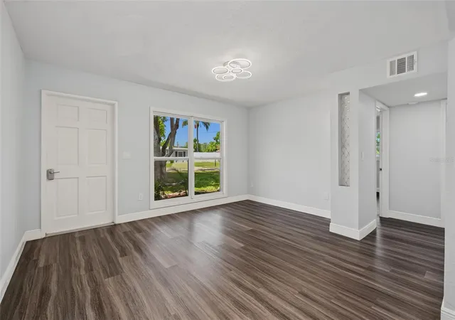 Photo 4 of Single family home for sale at 7377 Royal Palm Dr, New Port Richey, FL 34652 | MLS# TB8538171 | Listing updated on 2026-10-20