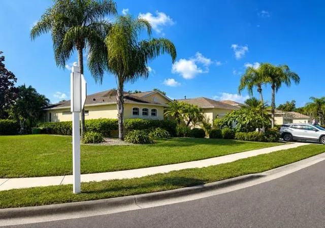 Photo 2 of Single family home for sale at 11876 Hollyhock Dr, Lakewood Ranch, FL 34202 | MLS# TB8538631 | Listing updated on 2026-10-14