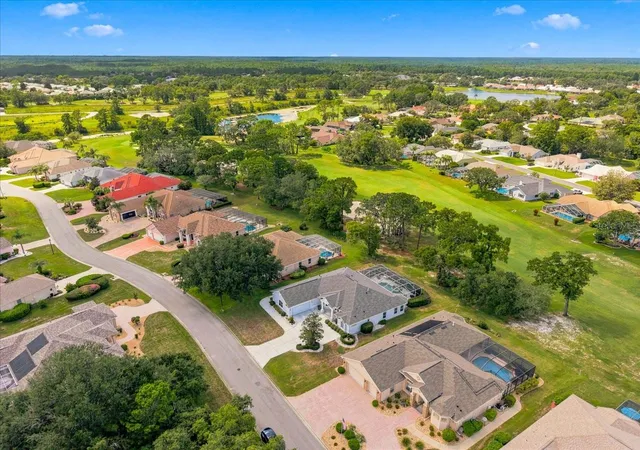 Photo 4 of Single family home for sale at 9251 Grand Cypress Dr, Weeki Wachee, FL 34613 | MLS# W7888603 | Listing updated on 2026-09-21