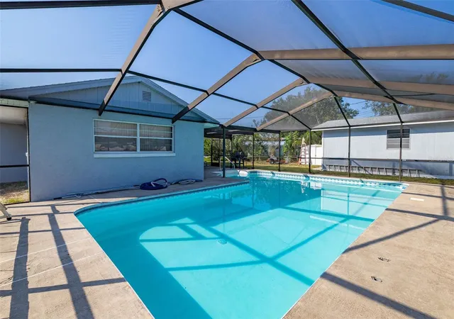 Photo 3 of Single family home for sale at 608 Cherokee Cir, Avon Park, FL 33825 | MLS# S5155637 | Listing updated on 2026-10-09