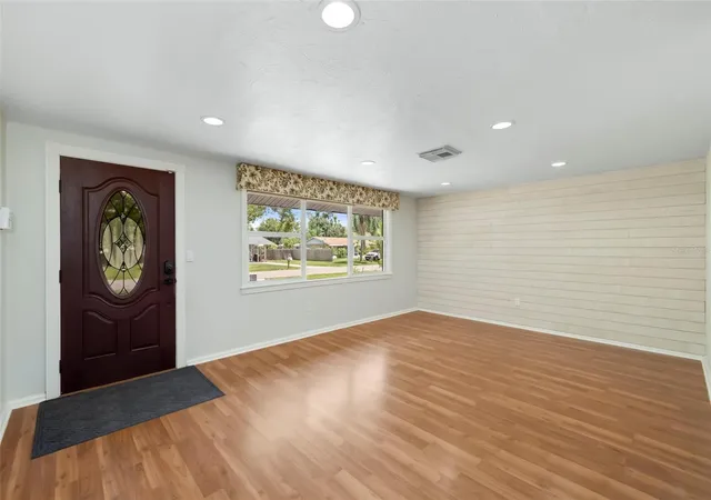 Photo 3 of Single family home for sale at 2702 Grand Cayman St, Sarasota, FL 34231 | MLS# A4703229 | Listing updated on 2026-09-17