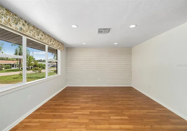 Photo 4 of Single family home for sale at 2702 Grand Cayman St, Sarasota, FL 34231 | MLS# A4703229 | Listing updated on 2026-09-17