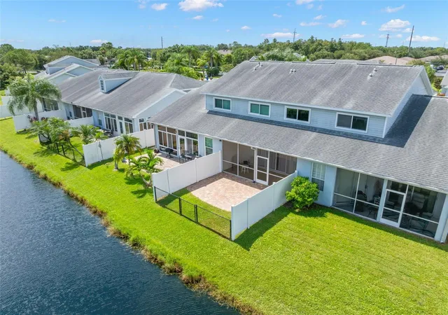 Townhouse for sale at 216 Hemingway Dr, OLDSMAR, FL 34677 | MLS# TB8539671
