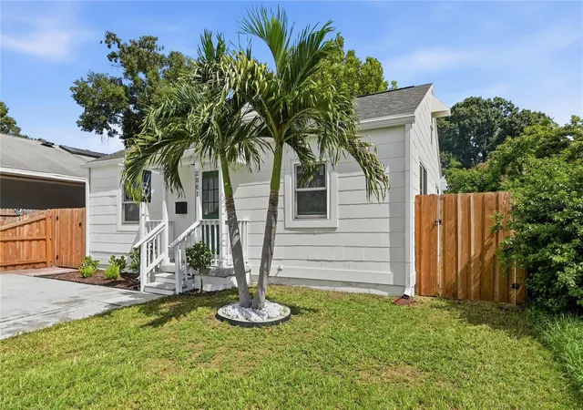 Photo 3 of Single family home for sale at 2861 17th Avenue N, Saint Petersburg, FL 33713 | MLS# TB8539734 | Listing updated on 2026-10-30