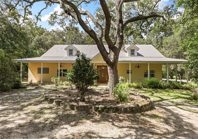 Photo 2 of Single family home for sale at 1685 Manor Wy, Deland, FL 32720 | MLS# O6434536 | Listing updated on 2026-09-24