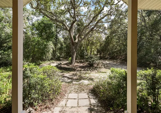 Photo 3 of Single family home for sale at 1685 Manor Wy, Deland, FL 32720 | MLS# O6434536 | Listing updated on 2026-09-24