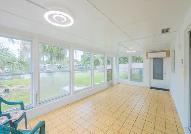 Photo 4 of Single family home for sale at 2712 Grand Is Shrs Rd, Eustis, FL 32726 | MLS# G5116607 | Listing updated on 2026-09-17
