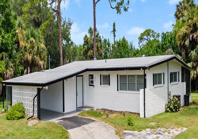 Photo 1 of Single family home for sale at 340 Timbruce Ln Nw, Port Charlotte, FL 33952 | MLS# D6148465 | Listing updated on 2026-10-21