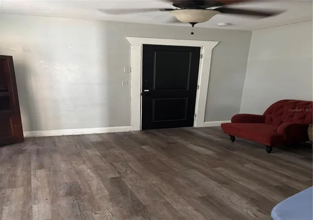 Photo 2 of Single family home for sale at 611 N Lincoln Ave, Lakeland, FL 33815 | MLS# L4964435 | Listing updated on 2026-10-24
