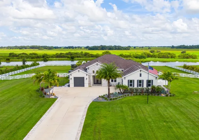 Single family home for sale at 3527 Quiver Ct, SARASOTA, FL 34240 | MLS# TB8540645