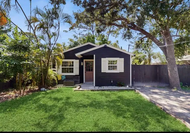 Photo 1 of Single family home for sale at 4210 Olive Ave, Sarasota, FL 34231 | MLS# O6435176 | Listing updated on 2026-09-08