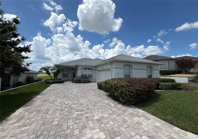 Photo 3 of Single family home for sale at 11734 Se 173rd Lane Rd, Summerfield, FL 34491 | MLS# O6435232 | Listing updated on 2026-09-17