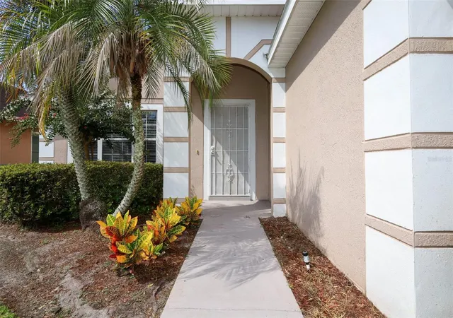 Photo 2 of Sale Pending at 3221 Egrets Landing Dr, Lake Mary, FL 32746 | MLS# O6435650 | Listing updated on 2026-09-16