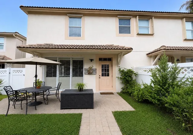 Photo 2 of Townhouse for sale at 8074 Murano Cir, Palm Beach Gardens, FL 33418 | MLS# FC320932 | Listing updated on 2026-09-16
