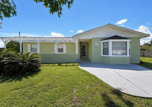 Photo 1 of Single family home for sale at 2777 Green Meadow Cir, Kissimmee, FL 34741 | MLS# O6436317 | Listing updated on 2026-09-16
