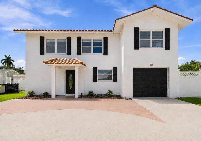 Photo 2 of Single family home for sale at 112 16Th St, Belleair Beach, FL 33786 | MLS# TB8542184 | Listing updated on 2026-10-20