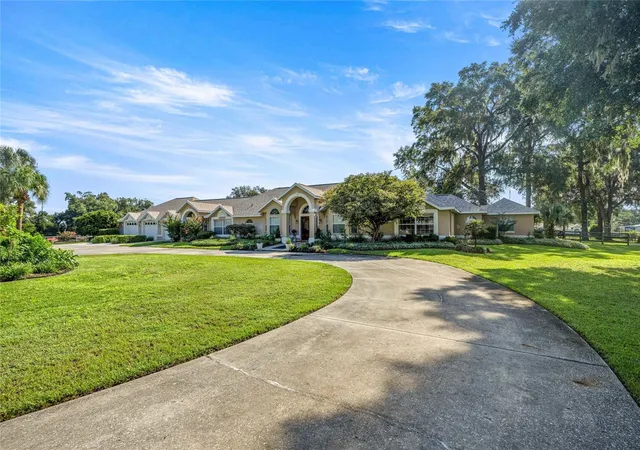 Photo 3 of Single family home for sale at 6931 Nw Hwy 225A, Ocala, FL 34482 | MLS# OM731028 | Listing updated on 2026-09-23