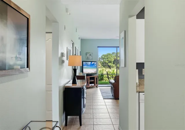 Listing Photo 5 - Condo for sale in building located at 9610 Clb S Cir, Sarasota, FL 34238 - Unit #4107
