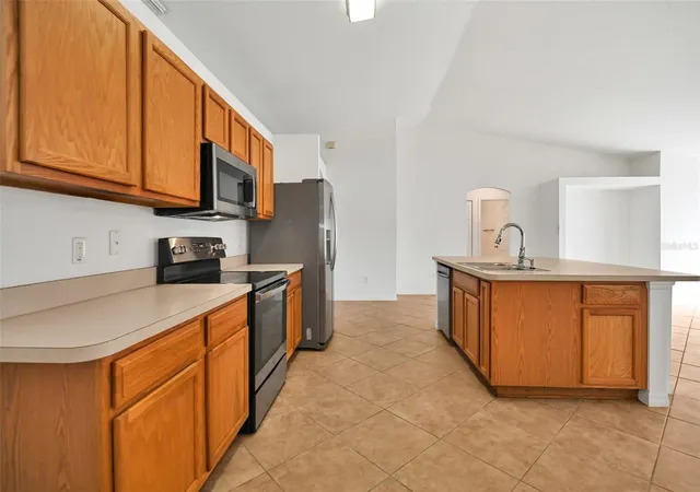 Photo 4 of Single family home for sale at 18 Juniper Loop Dr, Ocala, FL 34480 | MLS# OM731125 | Listing updated on 2026-10-09