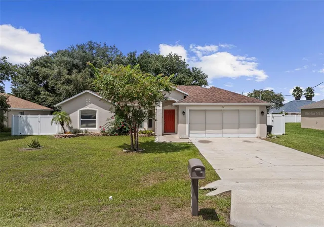 Photo 2 of Single family home for sale at 36 Firethorn Ln, Palm Coast, FL 32137 | MLS# FC321025 | Listing updated on 2026-09-08