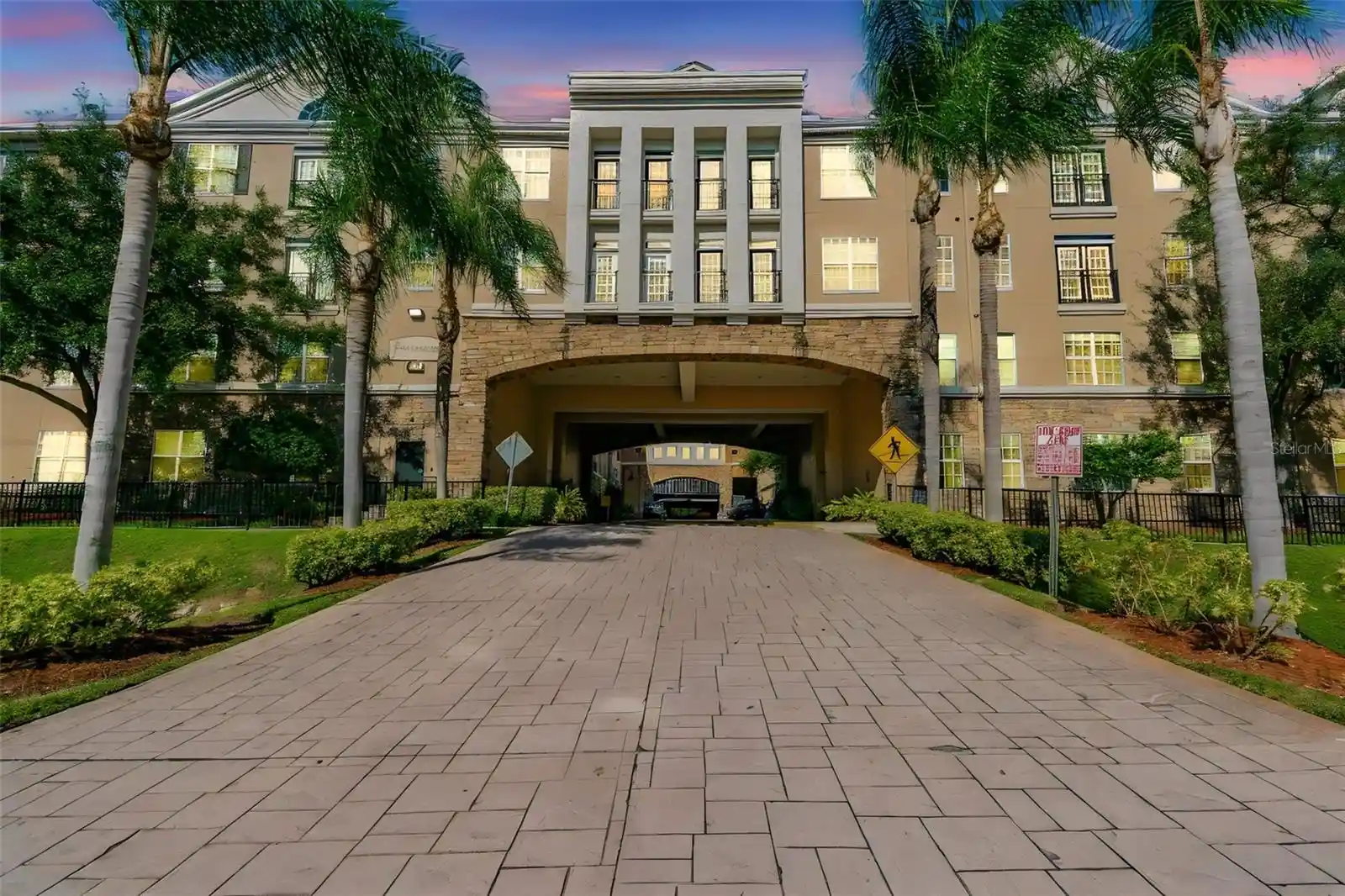 Listing Photo 1 - Condo for sale in 4221 W Spruce St located at 4221 W Spruce St, Tampa, FL 33607 - Unit #2425