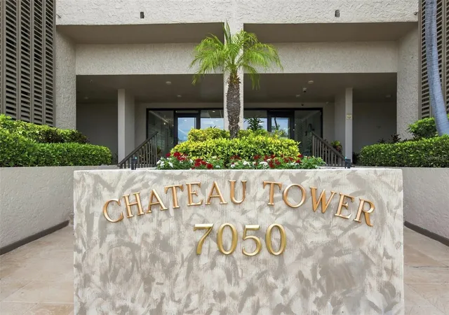 Photo 3 of Condo for sale at 7050 Sunset Dr S #610, South Pasadena, FL 33707 | MLS# TB8543221 | Listing updated on 2026-09-23
