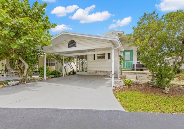 Photo 3 of Manufactured home for sale at 357 Mount Saxon Ave Ne #323, St Petersburg, FL 33702 | MLS# TB8543323 | Listing updated on 2026-10-20