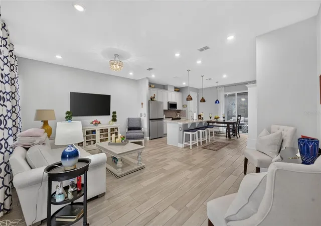 Photo 4 of Townhouse for sale at 5844 Bimini Twist Loop, Orlando, FL 32819 | MLS# O6437325 | Listing updated on 2026-09-08