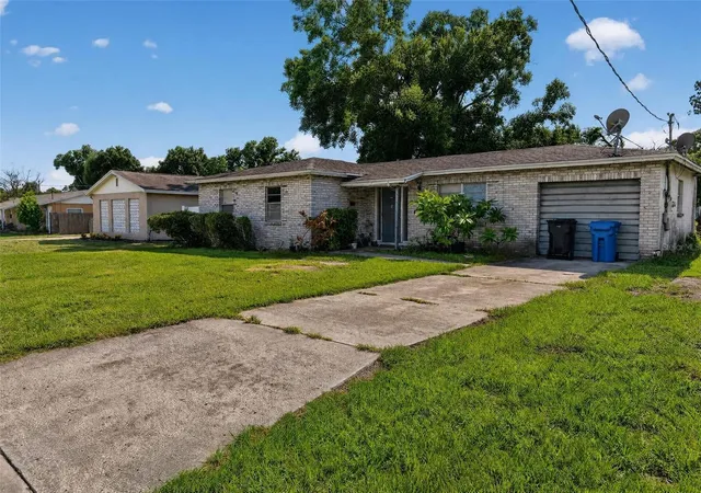 Photo 2 of Single family home for sale at 7318 Kingsbury Cir, Tampa, FL 33610 | MLS# A4704335 | Listing updated on 2026-09-08