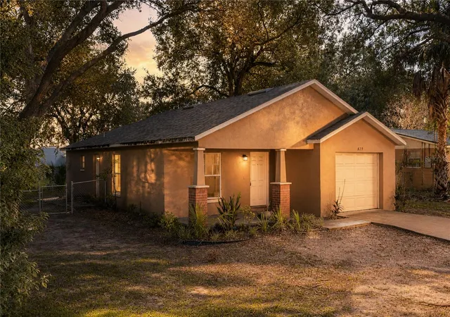 Single family home for sale at 829 N Lake Ave, LAKELAND, FL 33801 | MLS# L4964642