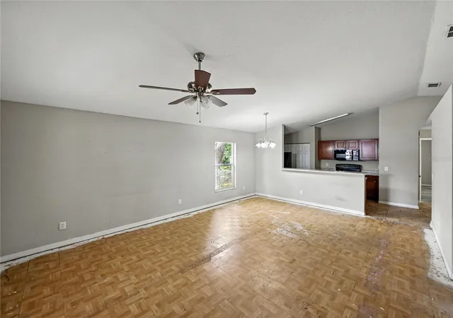 Photo 4 of Single family home for sale at 829 N Lake Ave, Lakeland, FL 33801 | MLS# L4964642 | Listing updated on 2026-09-08