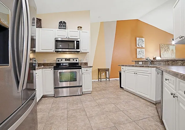 Photo 4 of Condo for sale at 5408 Admiral Wy #11-202, Oxford, FL 34484 | MLS# G5117090 | Listing updated on 2026-09-29