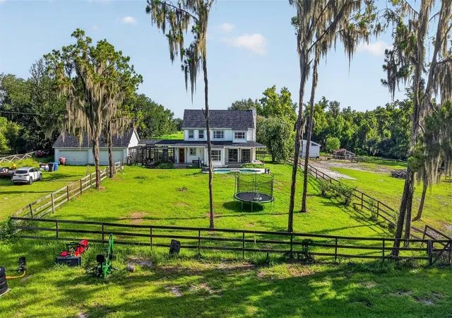 Photo 3 of Single family home for sale at 8922 Pritcher Rd, Lithia, FL 33547 | MLS# TB8543596 | Listing updated on 2026-09-17