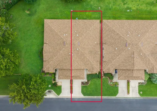 Photo 4 of House for sale at 2315 SE 18 Circle, Ocala, FL 34471 | MLS# OM731340 | Listing updated on 2026-09-10