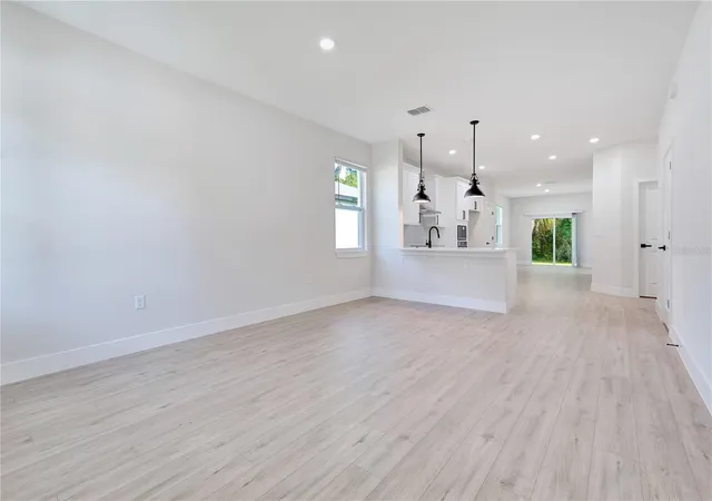 Photo 3 of Single family home for sale at 427 E 13th Street, Apopka, FL 32703 | MLS# O6437890 | Listing updated on 2026-09-16