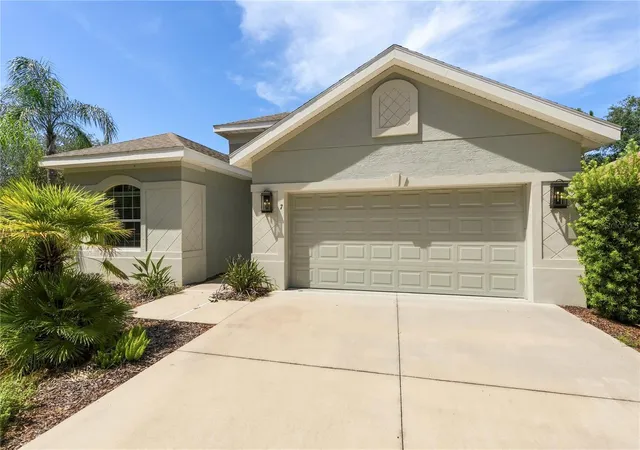 Photo 1 of Single family home for sale at 7 Oasis Cir, Palm Coast, FL 32137 | MLS# FC321116 | Listing updated on 2026-10-28