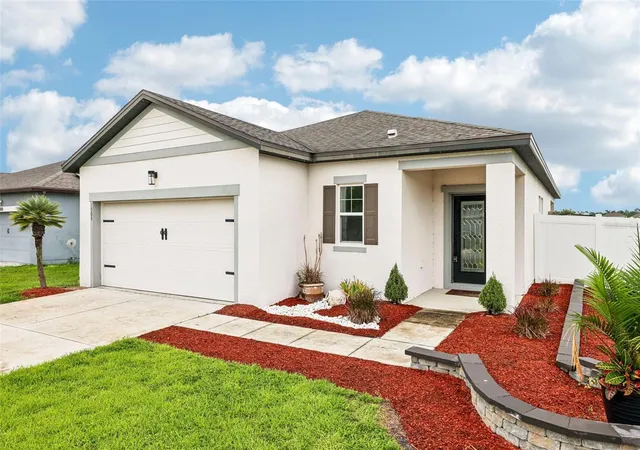 Photo 3 of Single family home for sale at 1005 Wanderer Dr, Deltona, FL 32738 | MLS# O6438021 | Listing updated on 2026-09-08