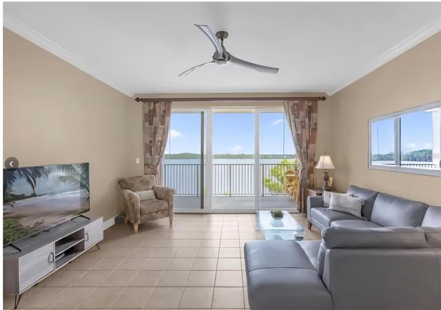 Photo 3 of Condo for sale at 13427 Blue Heron Beach Dr #402, Orlando, FL 32821 | MLS# O6438142 | Listing updated on 2026-09-25