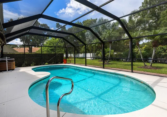 Photo 2 of Sale Pending at 7326 Eleanor Cir, Sarasota, FL 34243 | MLS# A4704706 | Listing updated on 2026-09-24