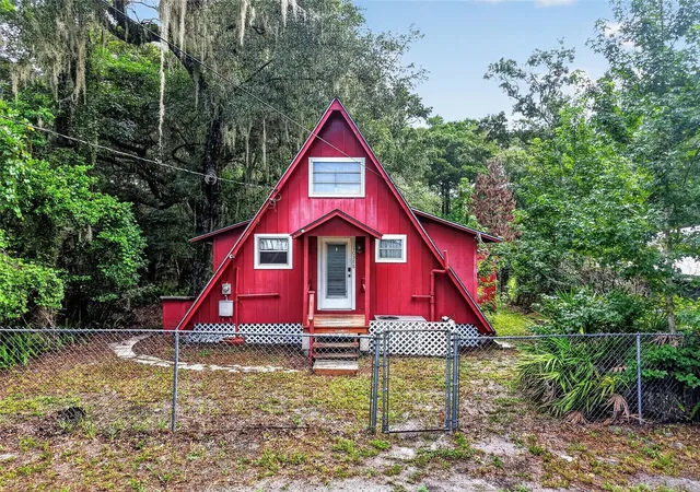 Single family home for sale at 10556 SW 64th Avenue, BUSHNELL, FL 33513 | MLS# TB8544390
