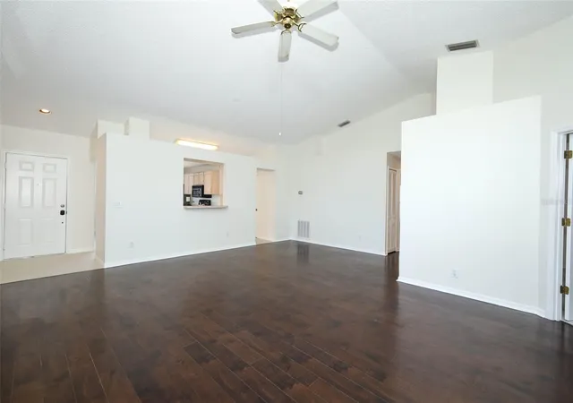Photo 4 of Single family home for sale at 1042 Piedmont Lakes Blvd, Apopka, FL 32703 | MLS# O6438199 | Listing updated on 2026-09-09